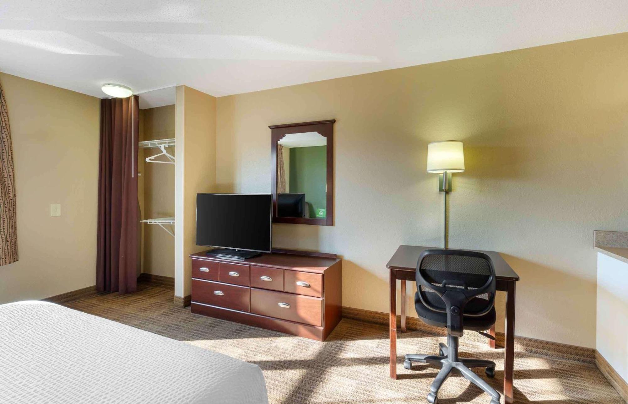 Extended Stay America Suites - Chicago - Vernon Hills - Lake Forest Exterior photo
